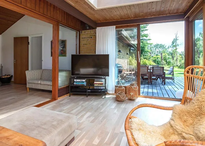 Bright With Garden Terrace-by Traum *