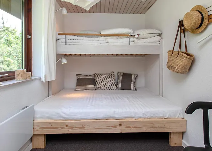 Bright With Garden Terrace-by Traum Casa de Férias Bøtø By