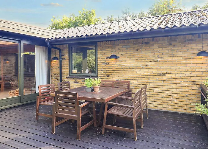 Bright With Garden Terrace-by Traum *