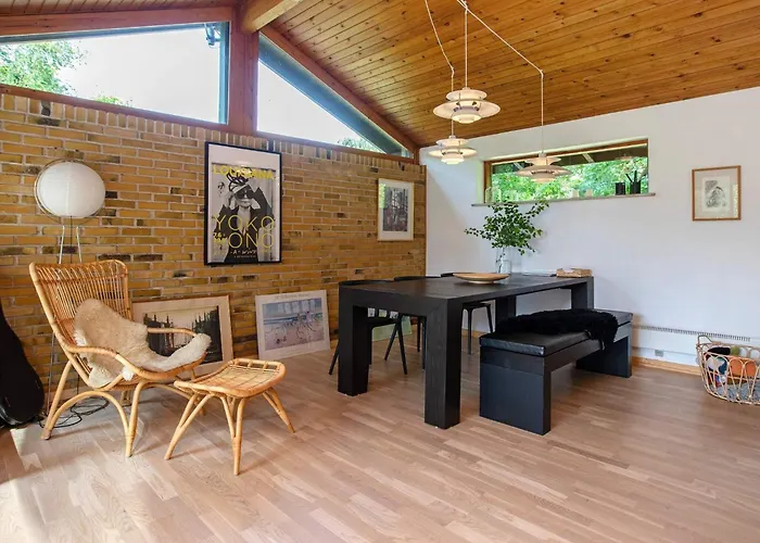 Casa de Férias Bright With Garden Terrace-by Traum Bøtø By